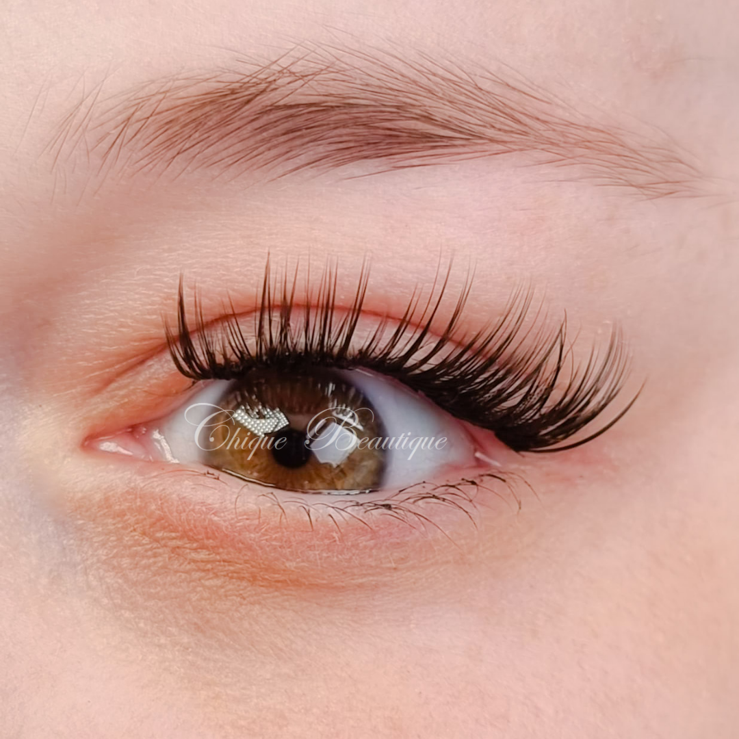Vogue Designer lashes DIY lash extensions luxury quality lashes eyelash extensions false eyelashes wearing lashes